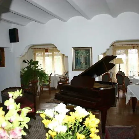 Al Zaraq Hotel